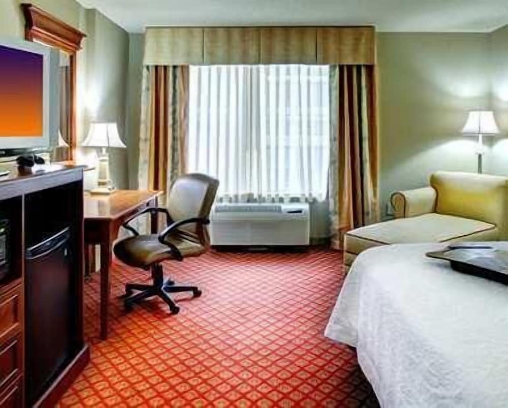 Room, 1 King Bed, Accessible, Non Smoking - Photo 2