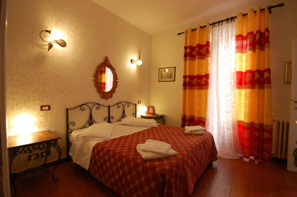 Classic Double Room, Private Bathroom