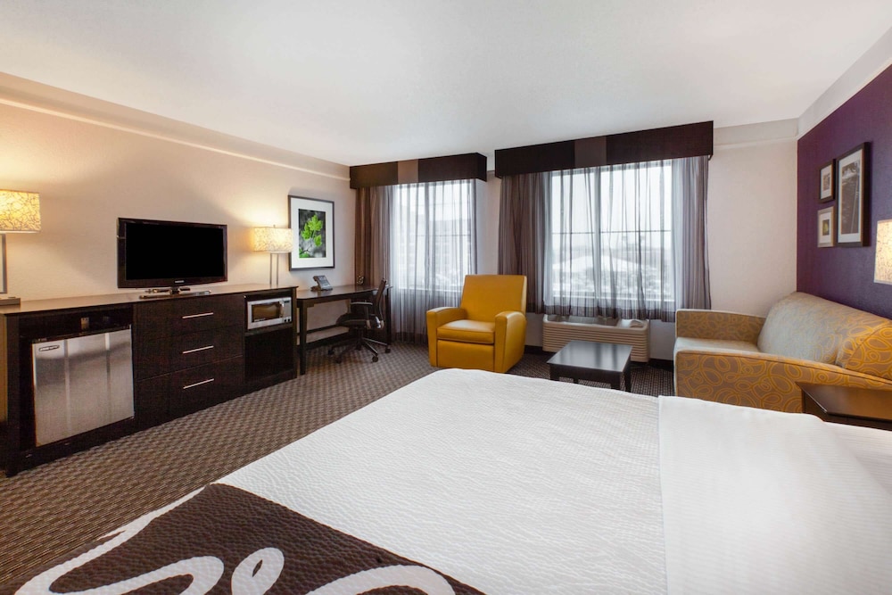 Deluxe Room, 1 King Bed, Non Smoking