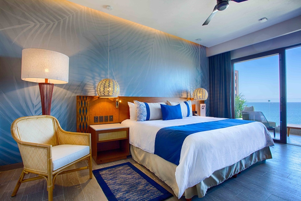 Armony Suite, 1 Bedroom, 1 King Bed, Ocean View - Photo 5