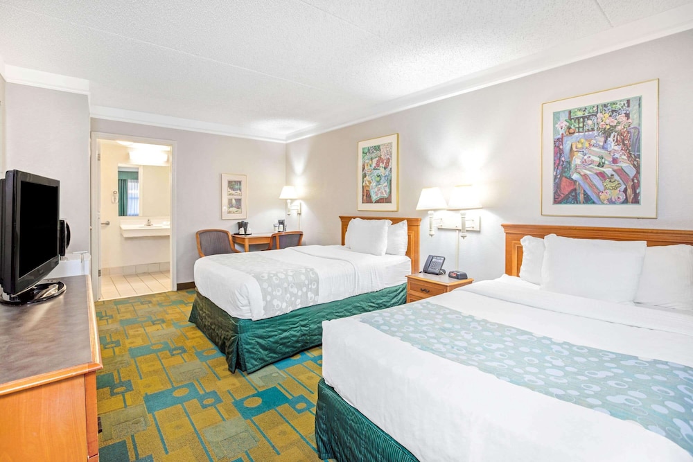 Room, 2 Double Beds, Non Smoking - Photo 3