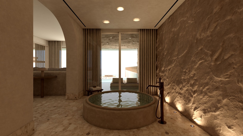 Cave Oasis Seafront Suite with Private Pool & Indoor Hydromassage Bathtub