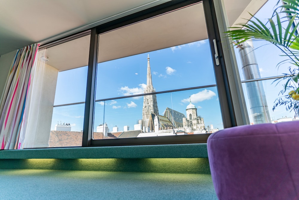 Studio Suite, City View (Penthouse) thumbnail 6