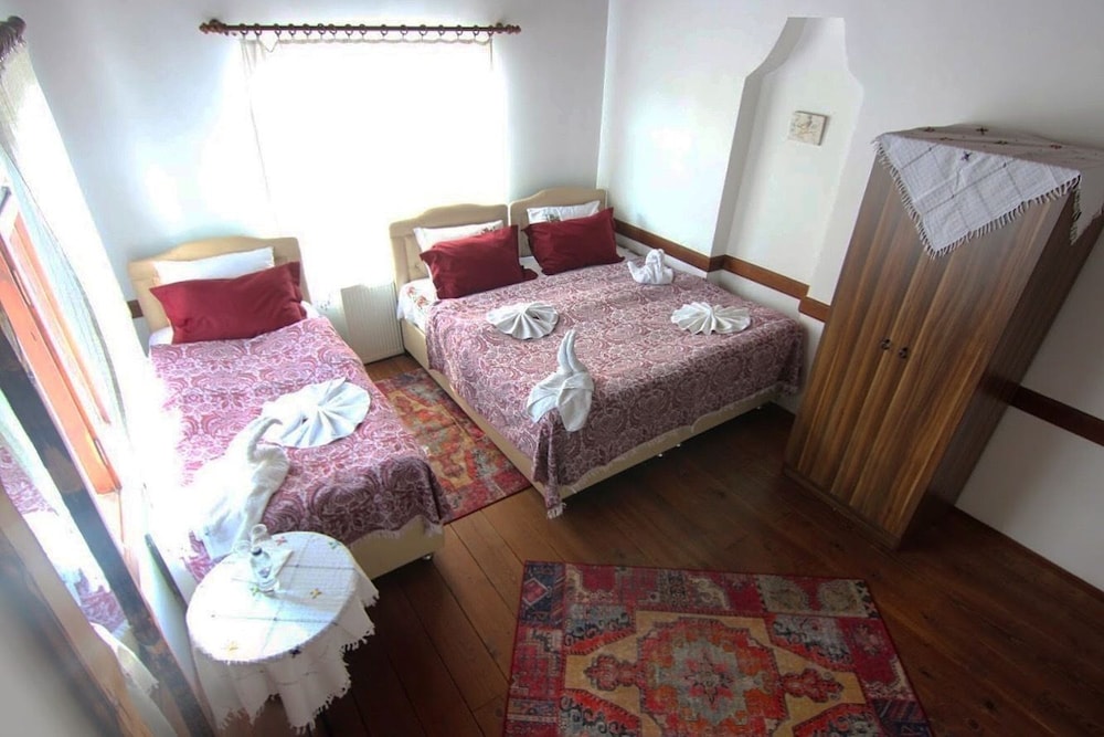 Standard Triple Room - Photo 1
