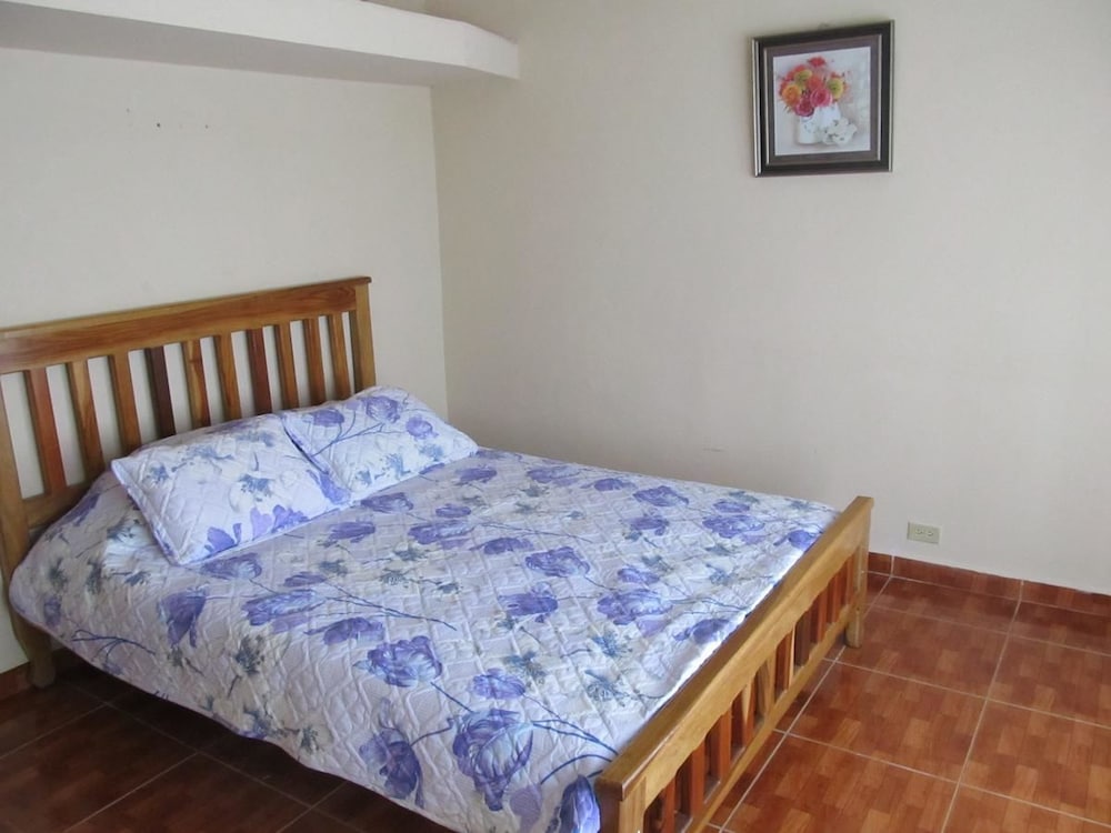 House, 3 Bedrooms photo 2