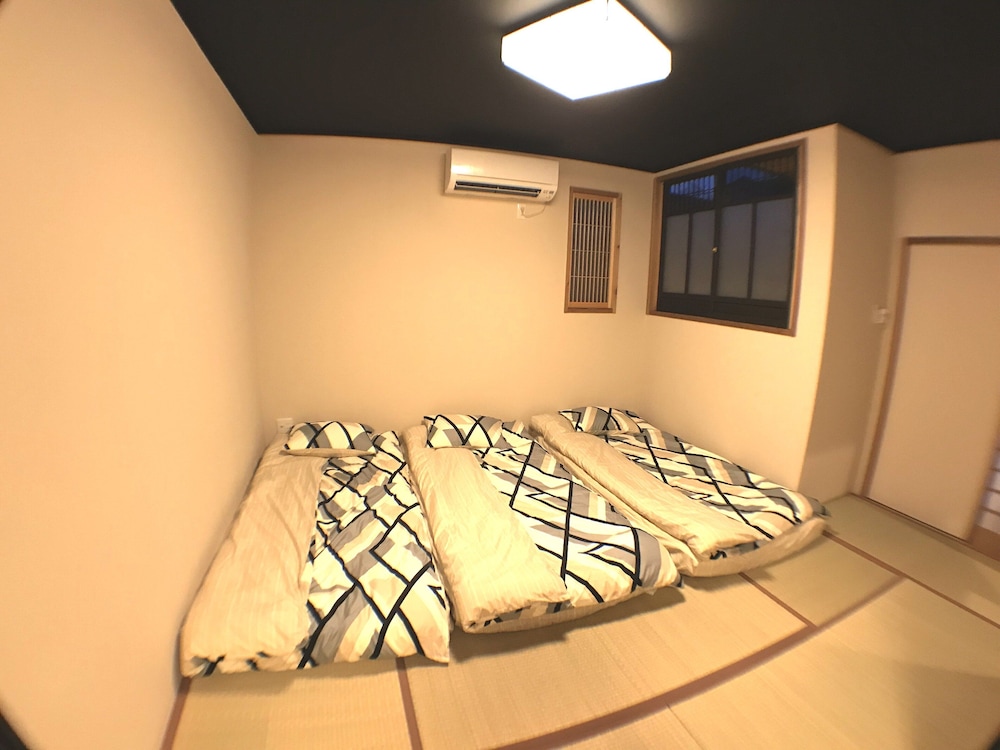 Holiday Home, Sakura