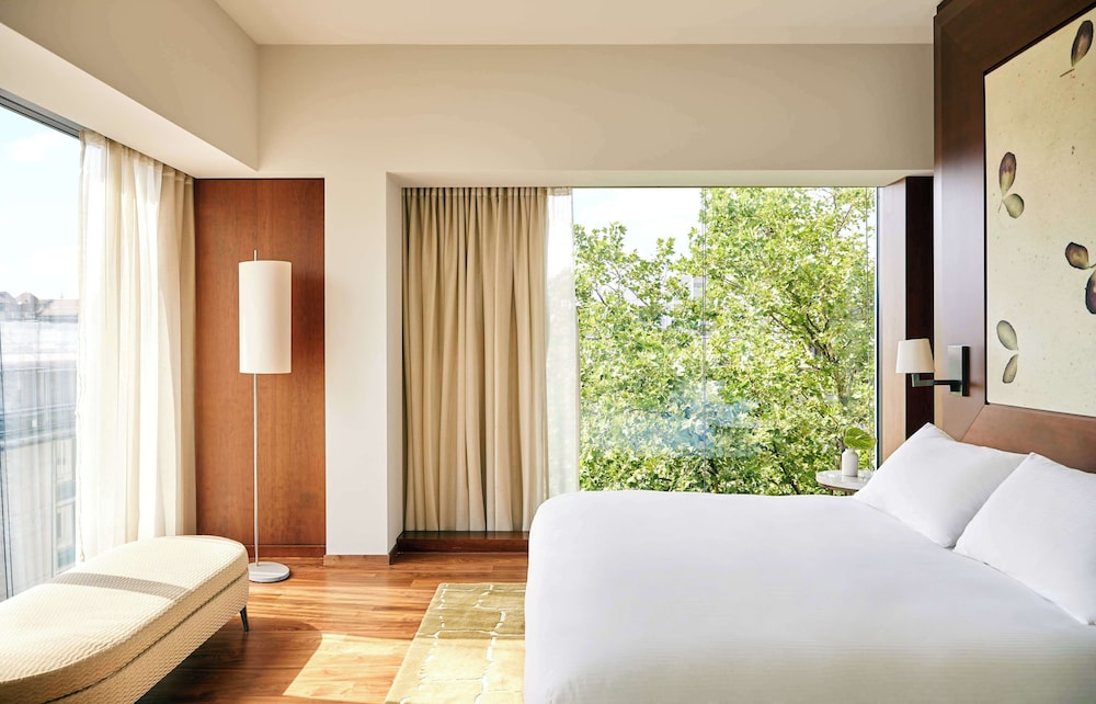 Suite, 2 Bedrooms, Corner (Park) - Photo 7