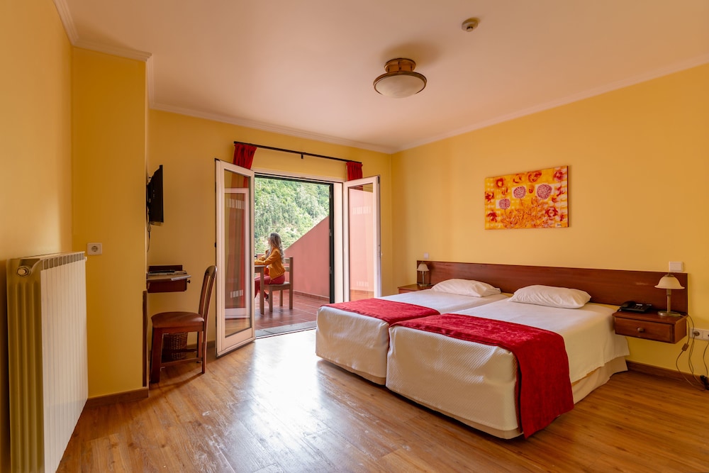 Deluxe Double Room, 1 Double Bed photo 2