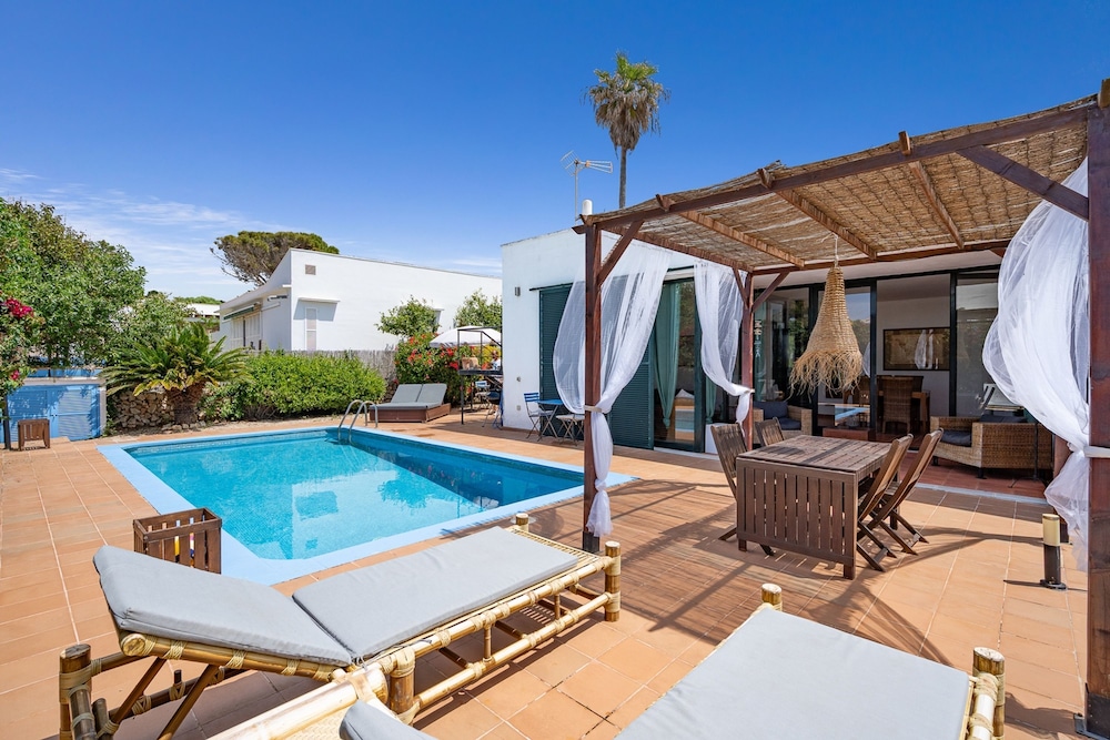 Anana Binisafua Villa With a Pool by the sea, Bild 28