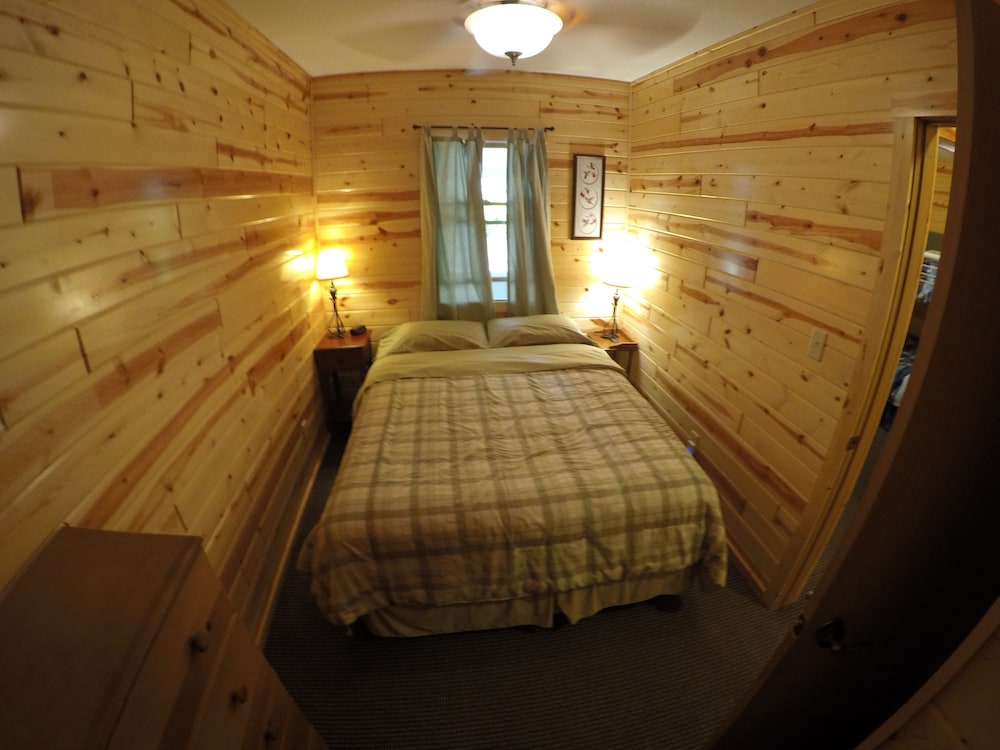Cabin, 3 Bedrooms, Lake View (Candlewood) photo 1
