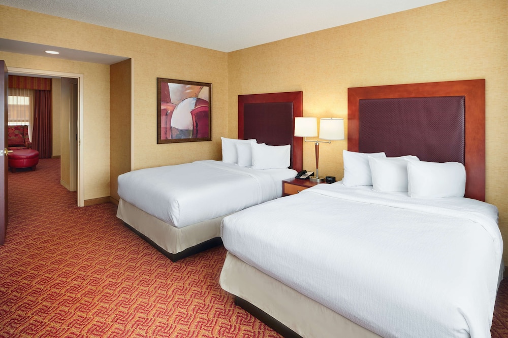 Suite, 2 Queen Beds, Accessible, Bathtub - Photo 4
