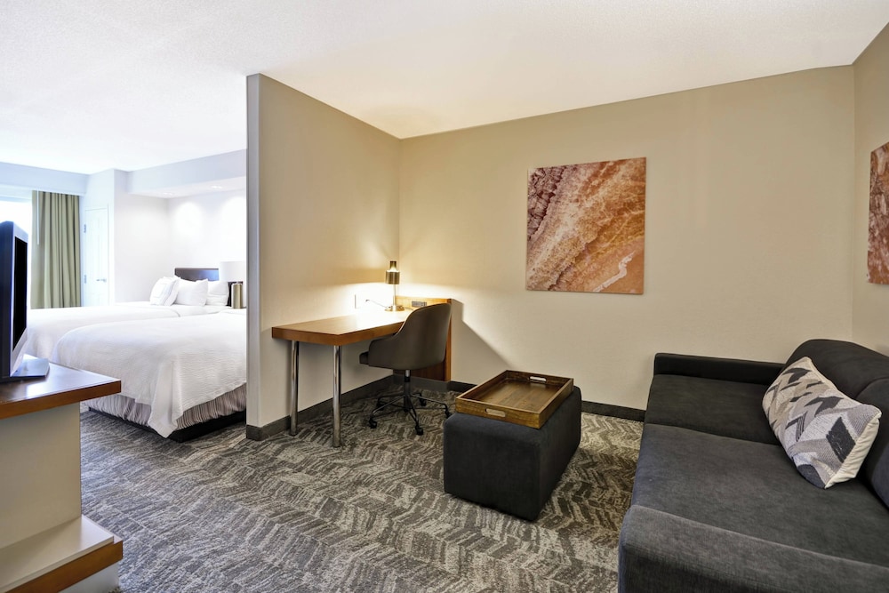 Suite, 2 Queen Beds (Red Mile View) - Photo 1