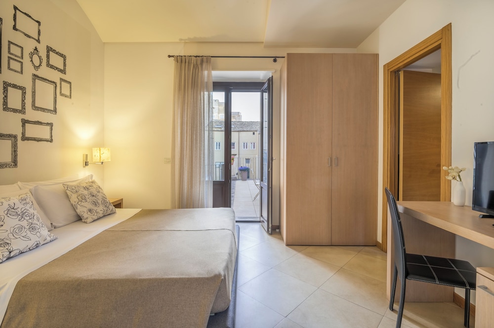 Superior Triple Room - Photo 11