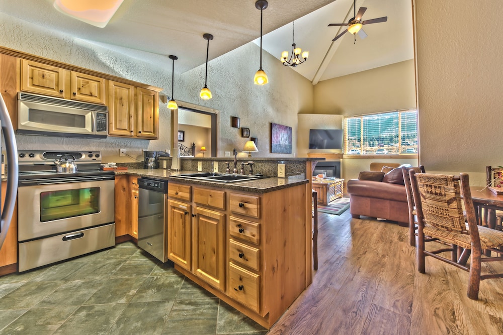 Superior Condo, Mountain View (223AB) photo 2