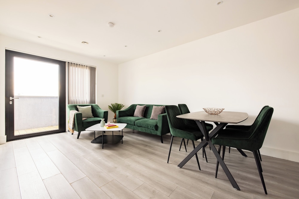 Two Bedroom Apartment - Balcony photo 2