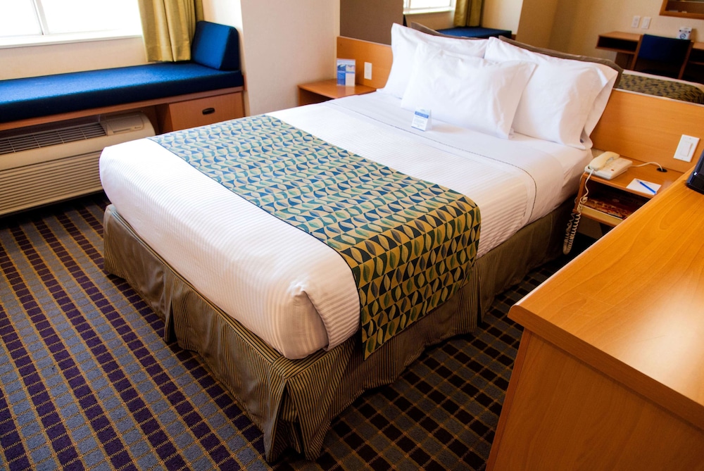Room, Accessible - Photo 1