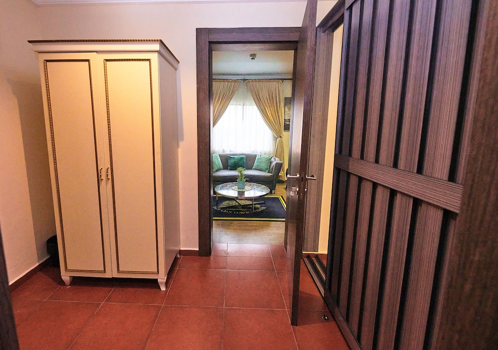 Executive Suite photo 2