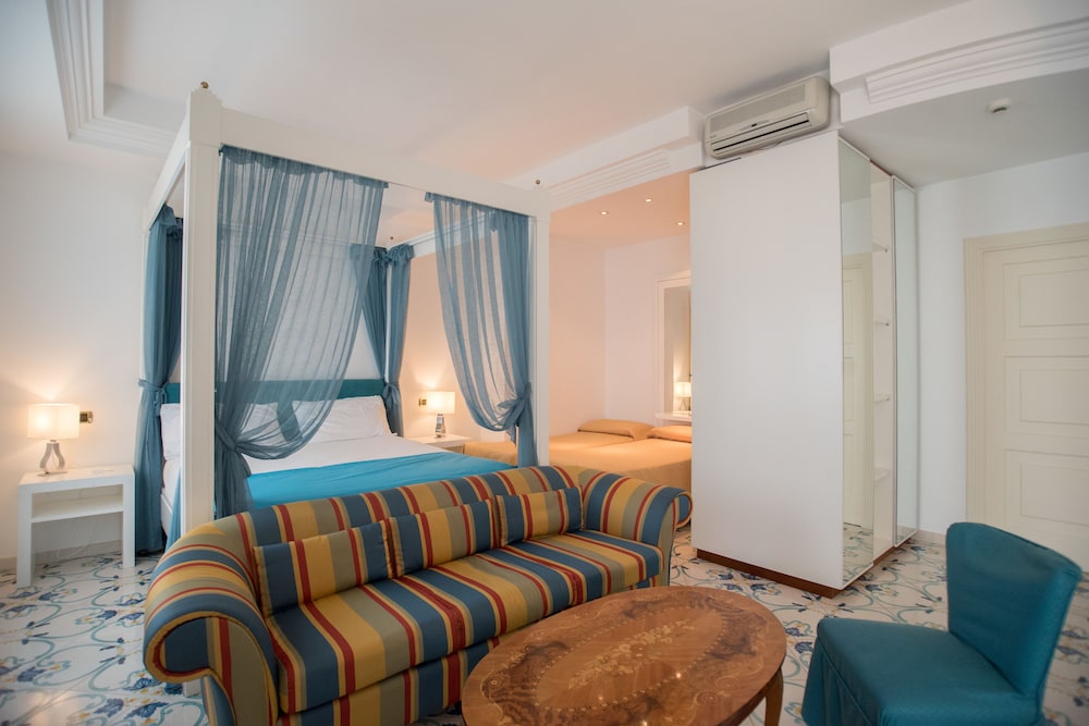 Junior Suite, Partial Sea View - Photo 6