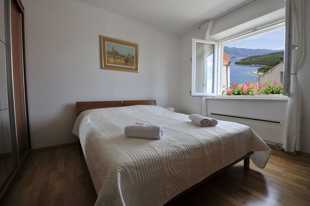 Apartment, Balcony