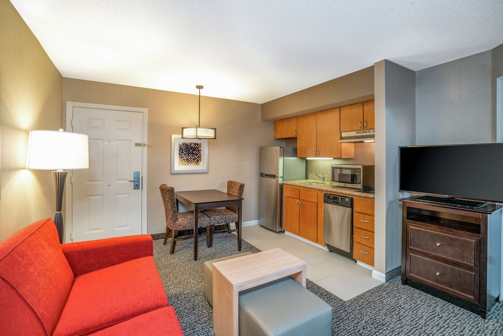 Suite, 1 Queen Bed, Accessible (Hearing) - Photo 1
