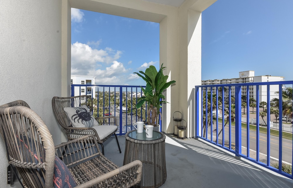 Large Corner Unit at Ocean Walk with Sneak Peak of the Ocean ~ OW20-501, Zdjęcie 44
