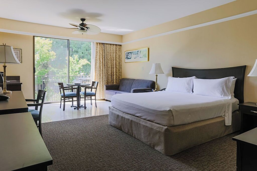 Premium Room, Lagoon View - Photo 1