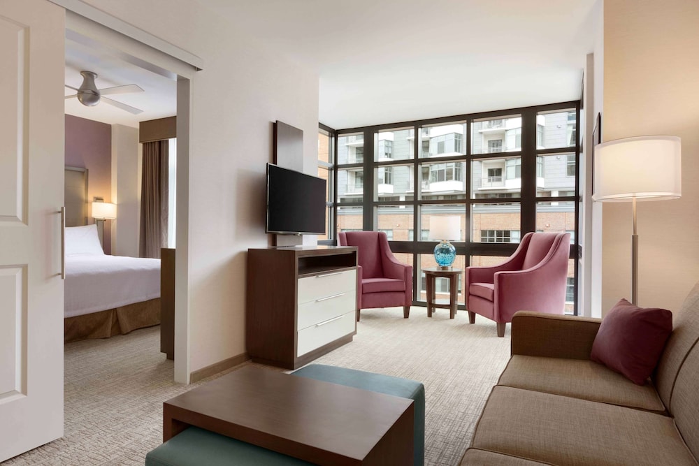 Suite, 1 King Bed, Non Smoking
