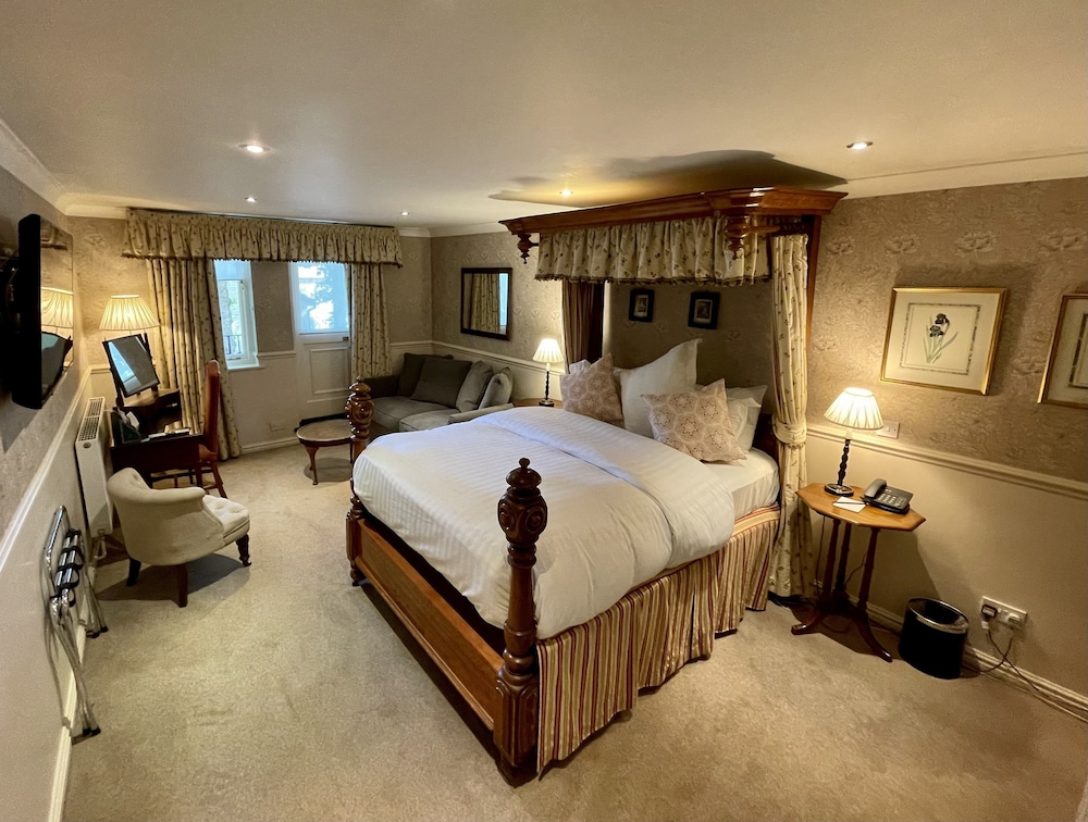 Executive Suite - Photo 12
