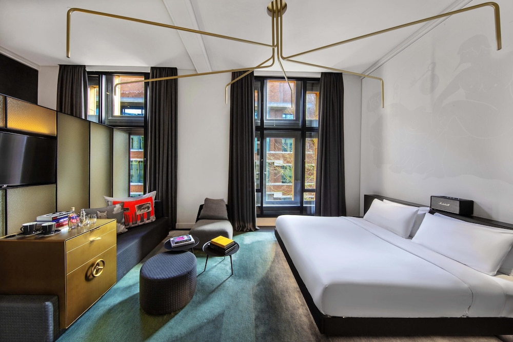 Superior Suite, 1 King Bed photo 3