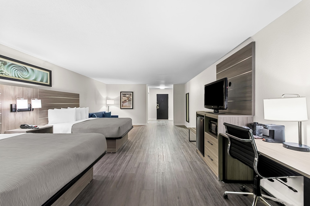 Suite, 2 Queen Beds, Non Smoking - Photo 1
