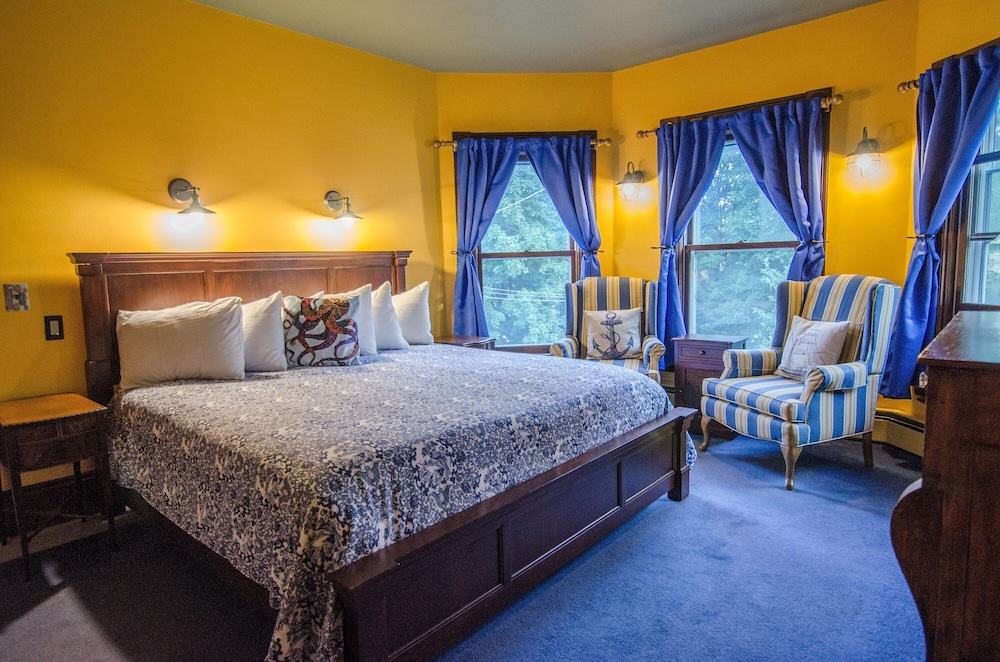Panoramic Room, 1 King Bed, Private Bathroom, Garden View