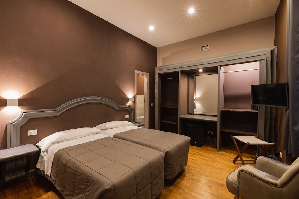 Standard Double Room - Photo 2
