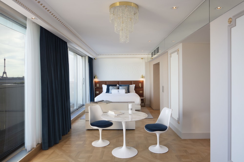 Suite (Prestige | Eiffel Tower) photo 3