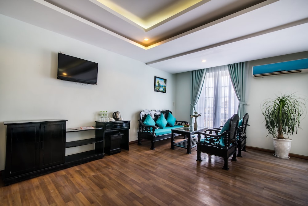 Standard Double Room, City View - Photo 12