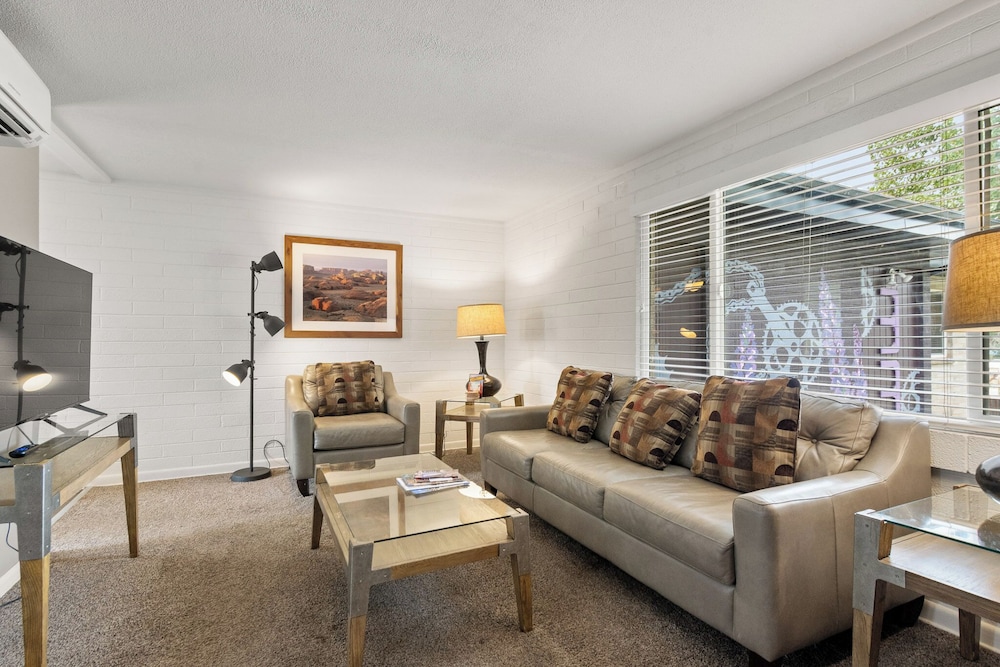 Condo photo 1