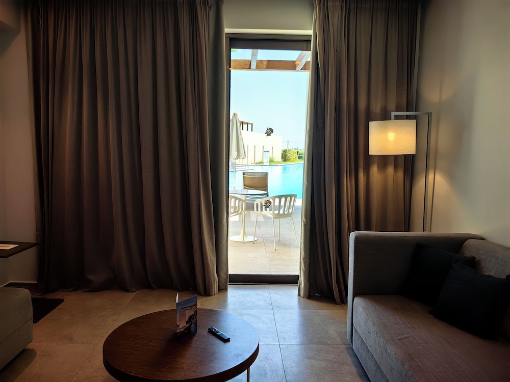 Executive Suite with Two Bedrooms Swim-up with Sharing Pool - Photo 5