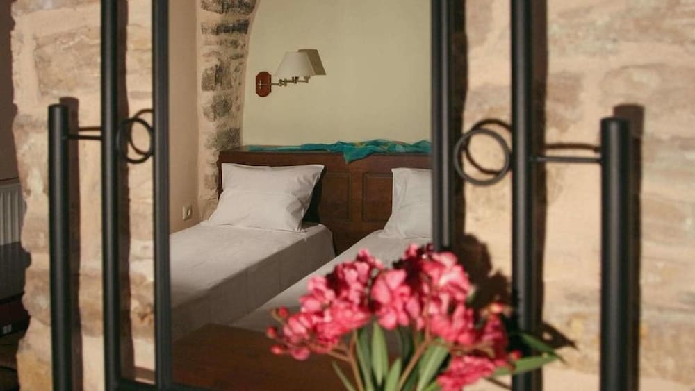Traditional Twin Room, 2 Twin Beds photo 2
