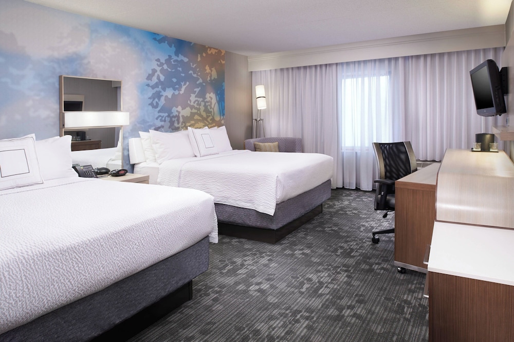 Room, 2 Queen Beds - Photo 1