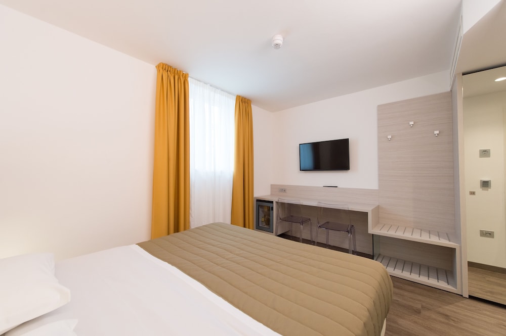 Comfort Double Room, Pool View (SPA Access Included) - Photo 7