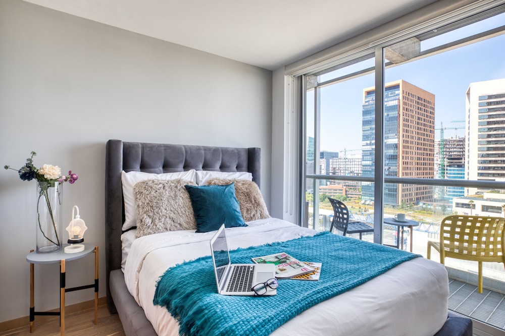 Apartment with Panoramic Balcony - Photo 10