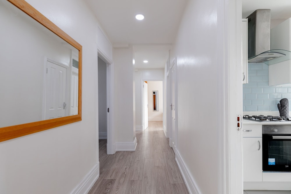 Deluxe Apartment, Ensuite, City View photo 2