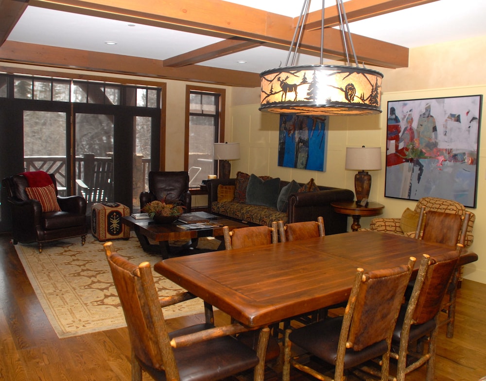 Premier Condo, 2 Bedrooms (Snow Cloud)