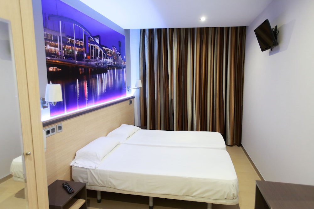 Double or Twin Room photo 3