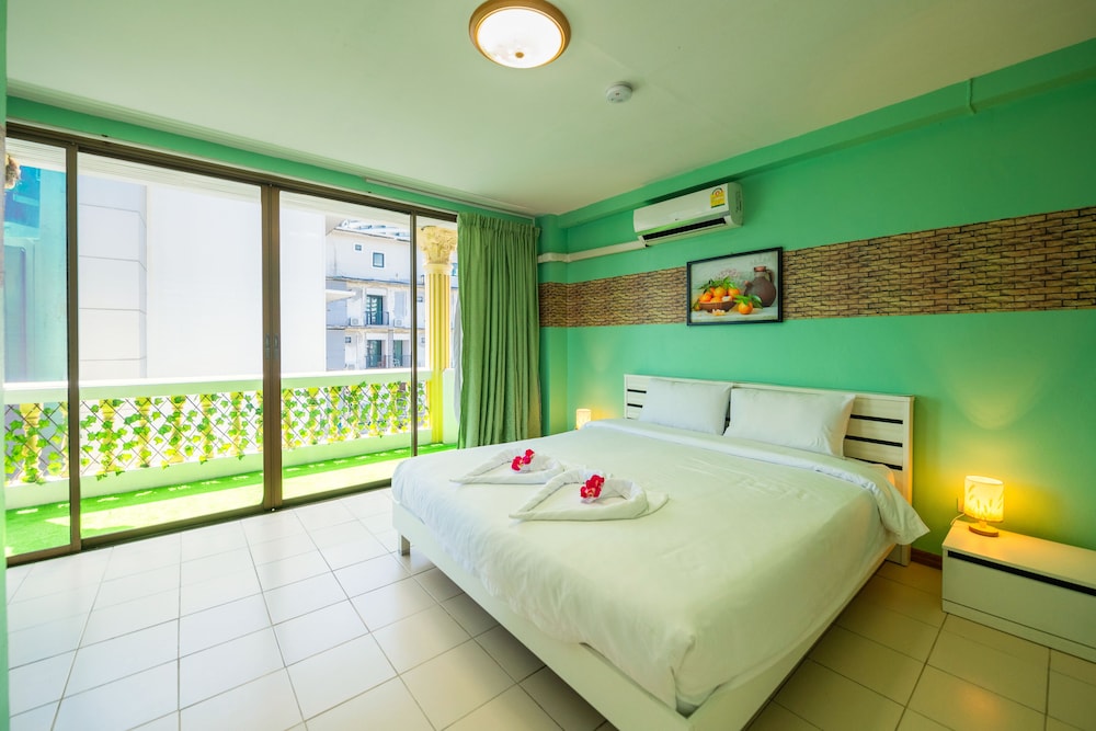 Suite, 1 King Bed, Ocean View - Photo 6