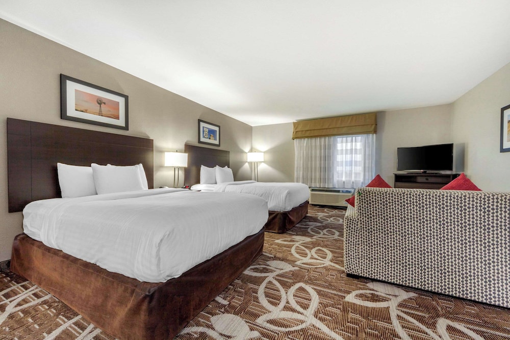 Suite, Multiple Beds (Larger Unit) photo 1