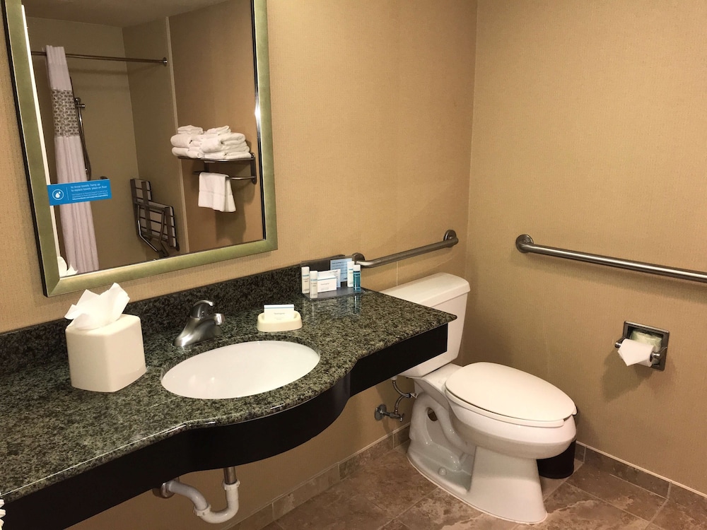 Room, 2 Queen Beds, Accessible, Non Smoking - Photo 6