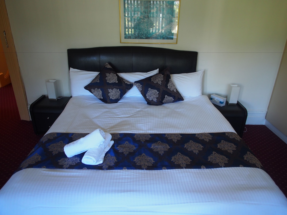 Deluxe Room, Multiple Beds photo 2