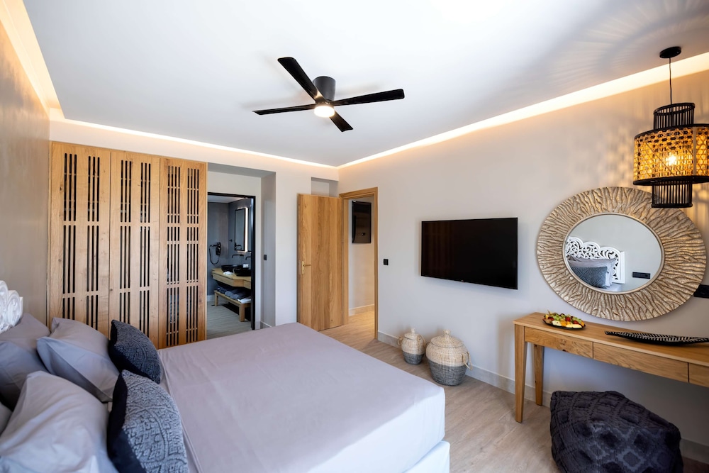Grand Villa