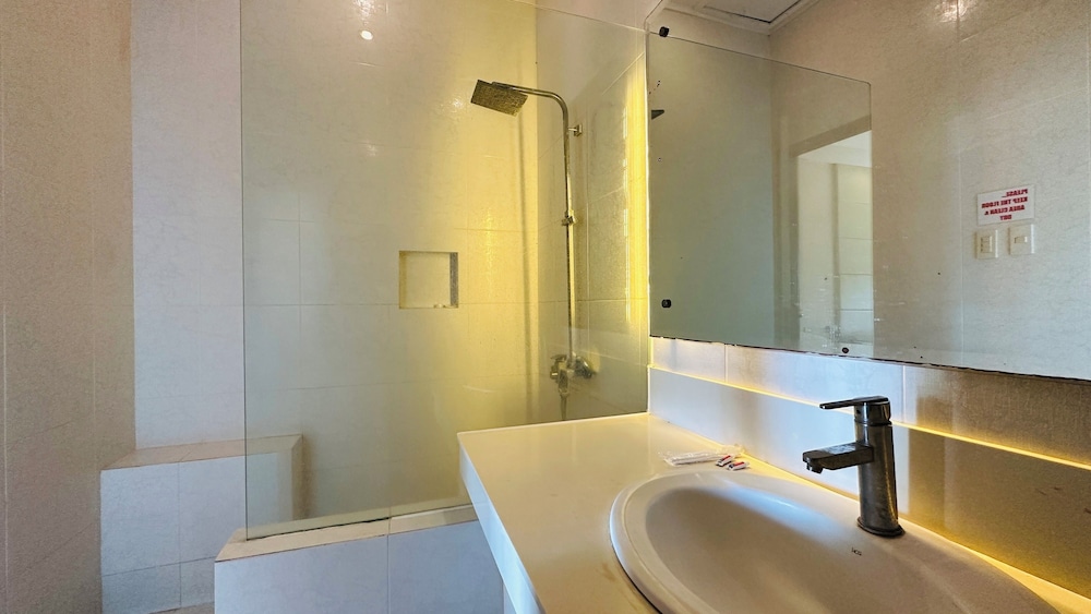 Double or Twin Room, 2 Bedrooms, Non Smoking, Sea View photo 3
