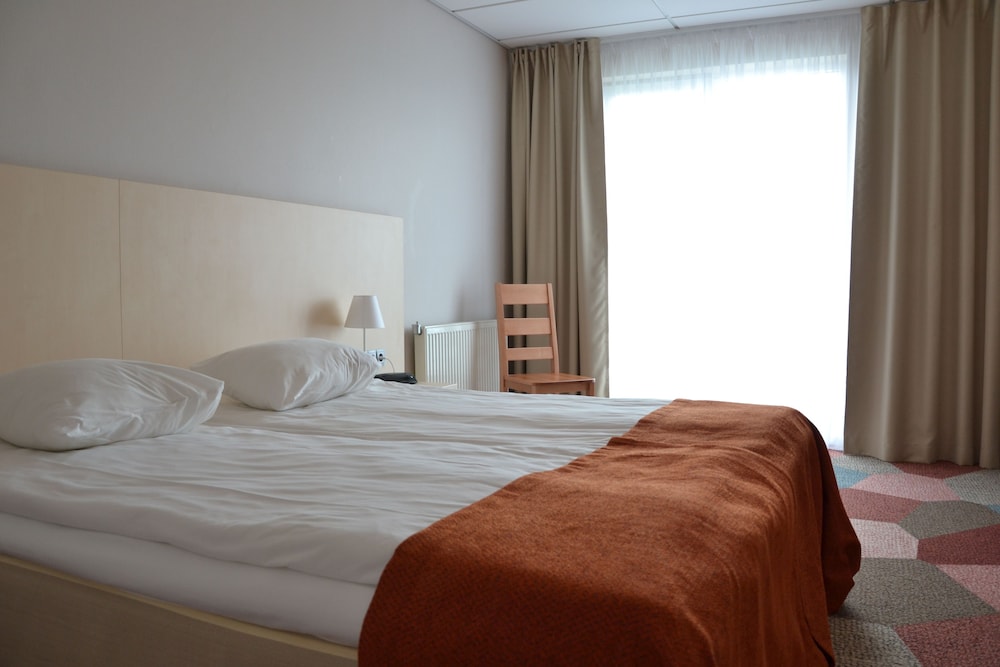 Standard Double or Twin Room - Photo 10
